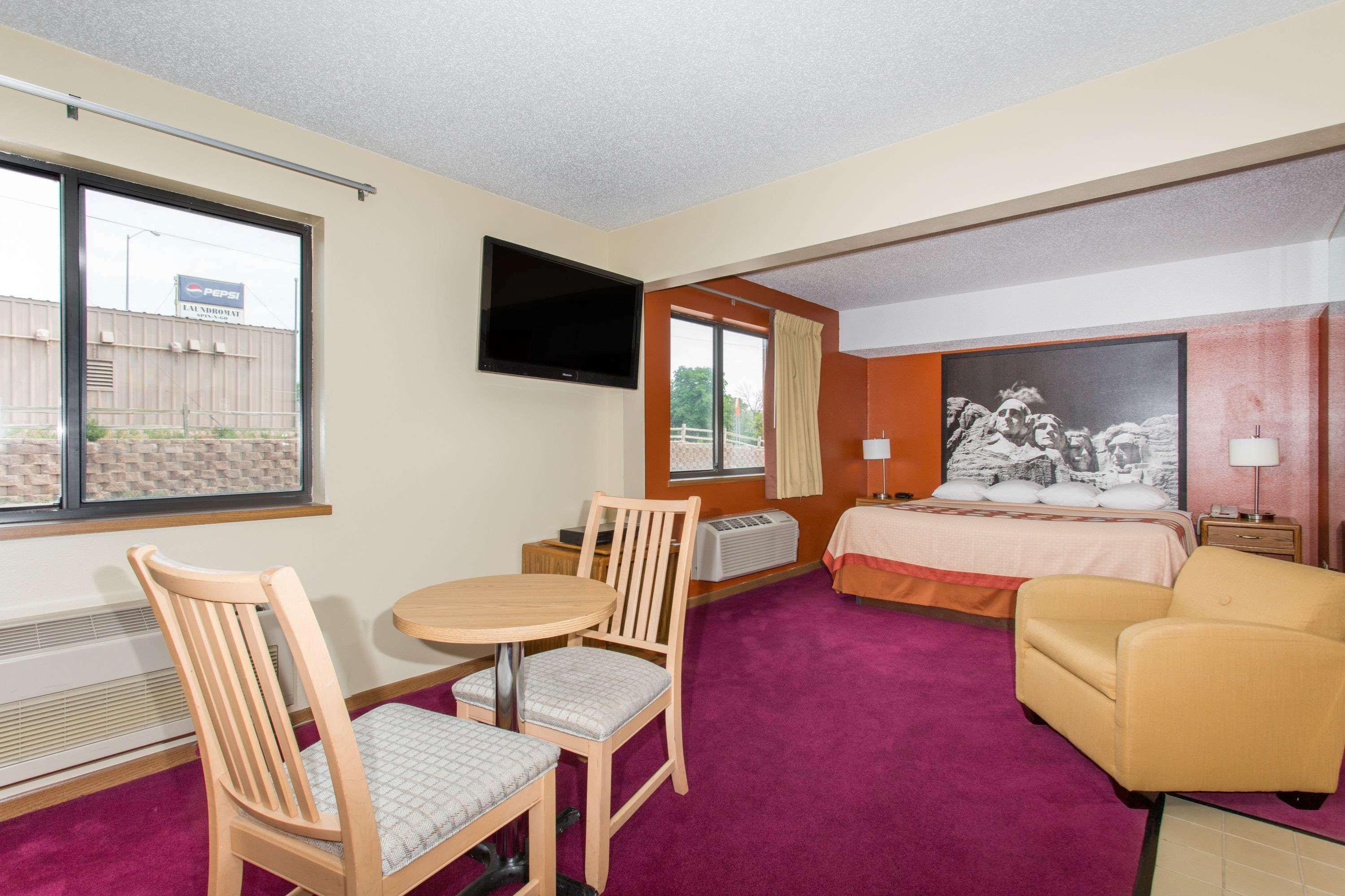 Hotel Super 8 By Wyndham Chadron Ne Exterior foto